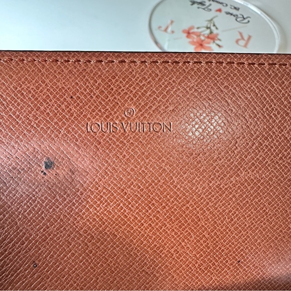 S⭕️LD. Vintage Louis Vuitton Wallet - Picture 6 of 11